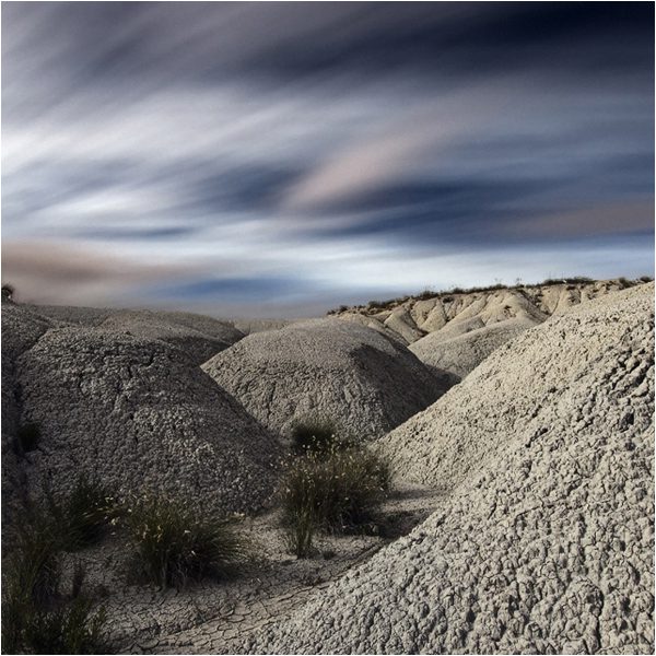 Cárcavas bajo la luna