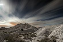 Cárcavas bajo la luna